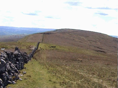 View back along the wall from Green Hill