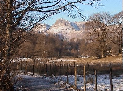 View back along the path to Langdale Pikes