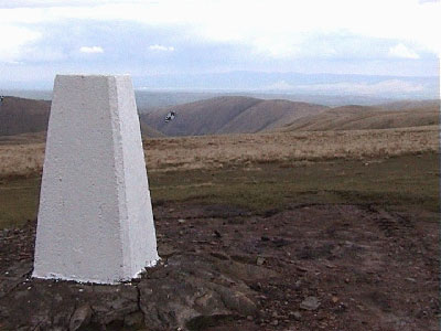 Back towards Bowderdale from the triangulation point on the Calf